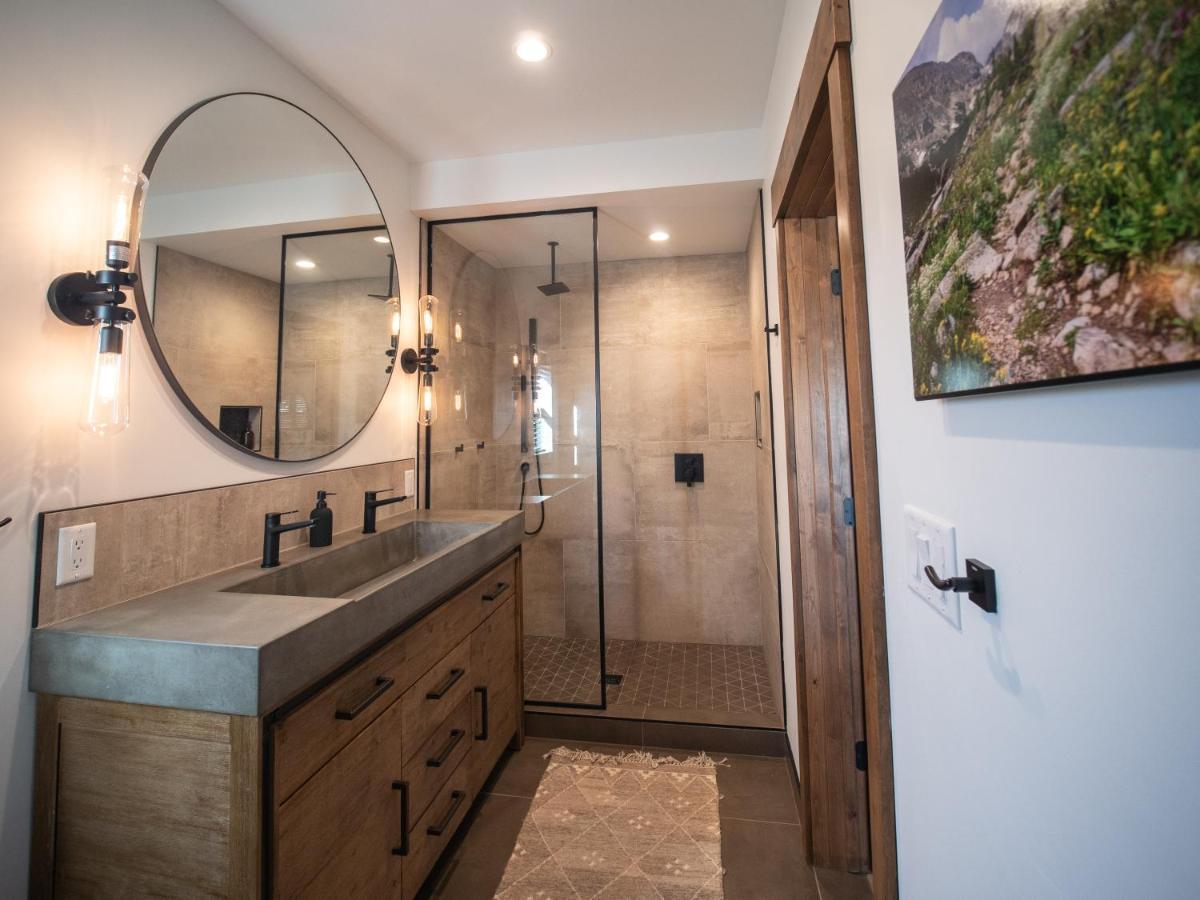 Chic Retreat Indoor Outdoor Fireplace, Private Jacuzzi, Great Location! Estes Park Esterno foto